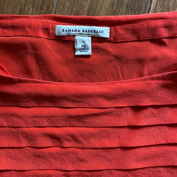 EUC Banana Republic red silk top XL - Picture 2 of 4